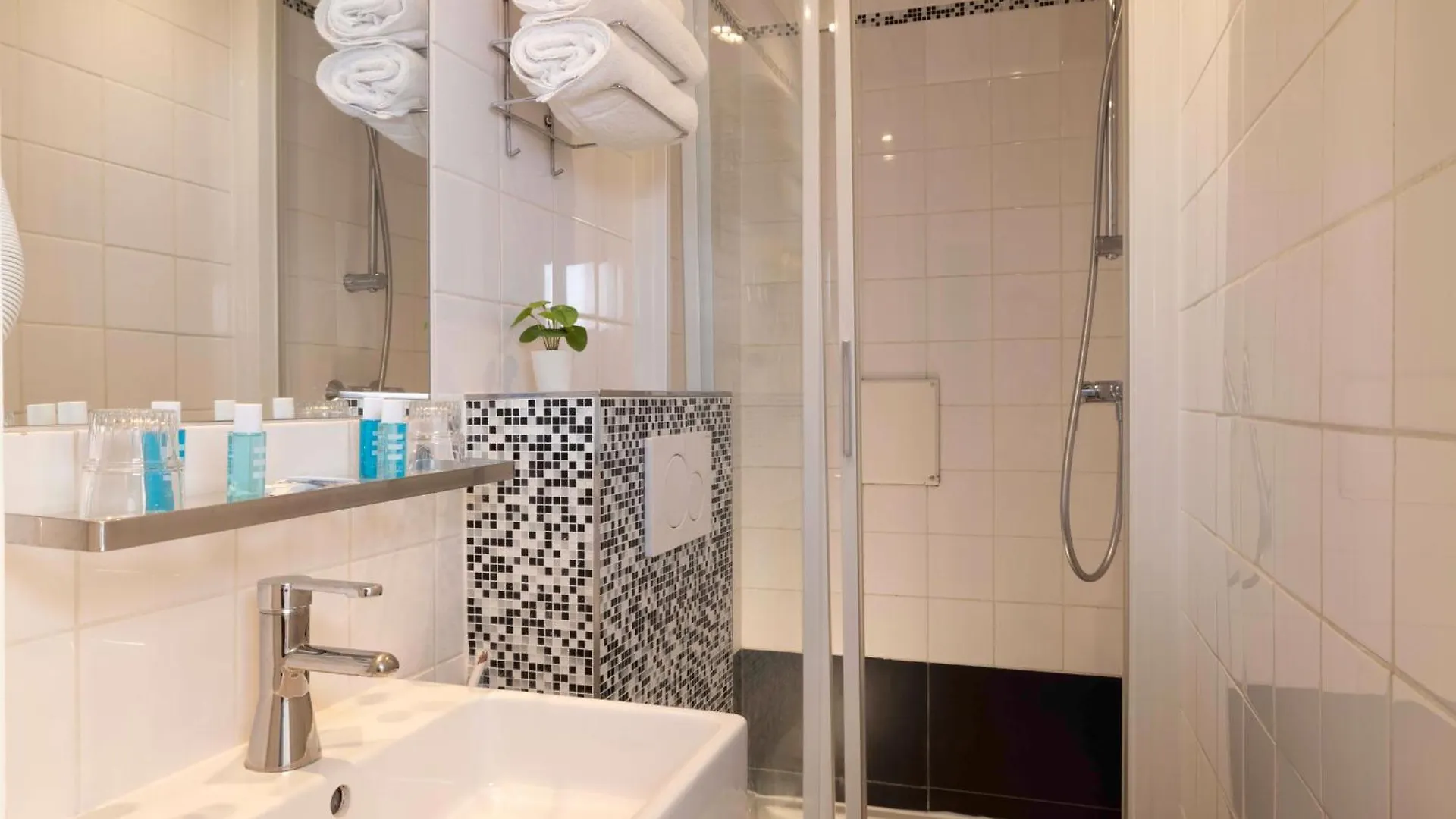 Grand Du Calvados - Opera Hotell